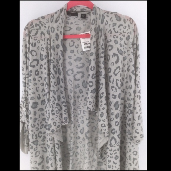 AVA Large Gray Leopard Print Draped Cardigan - Picture 6 of 6